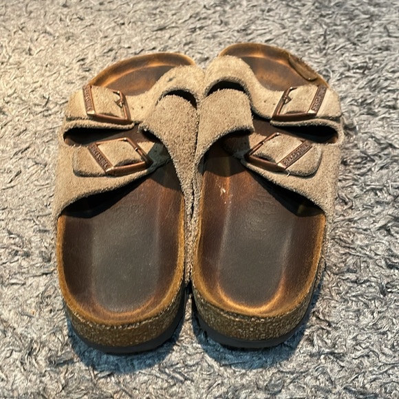 Tan Birkenstock sandals - Picture 3 of 8